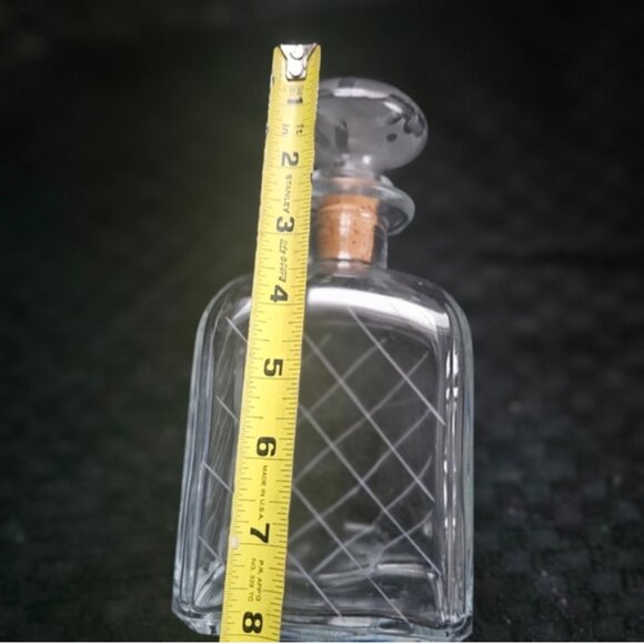 Italian Decanter with Stopper - Picture 5 of 7